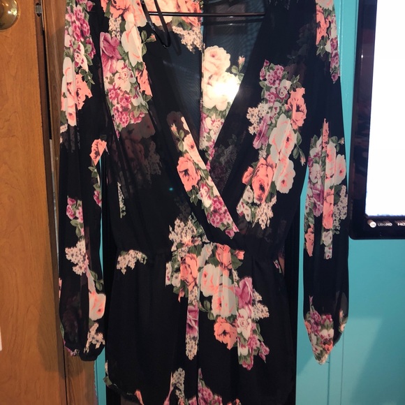 Romper - Picture 2 of 3